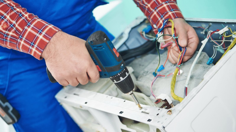 İzmit Beko Beko çamaşır makinesi kart tamiri – Su almama arızası orijinal parça ile giderildi. - Teknik servis örneği